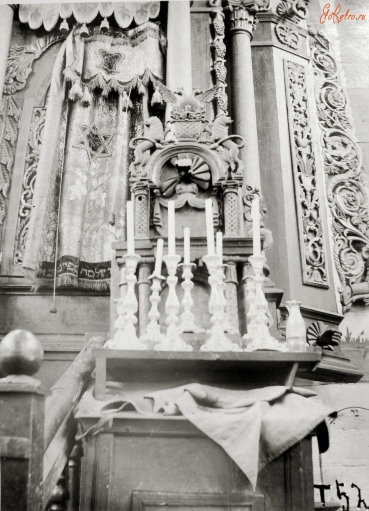 etoretro.ru Усередині тальнівської синагоги (фото 1914 р.)